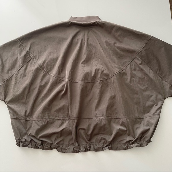 SOLD.  Lululemon Lightweight Hem-Cinch Bomber Jacket Nomad Size M - Picture 7 of 13